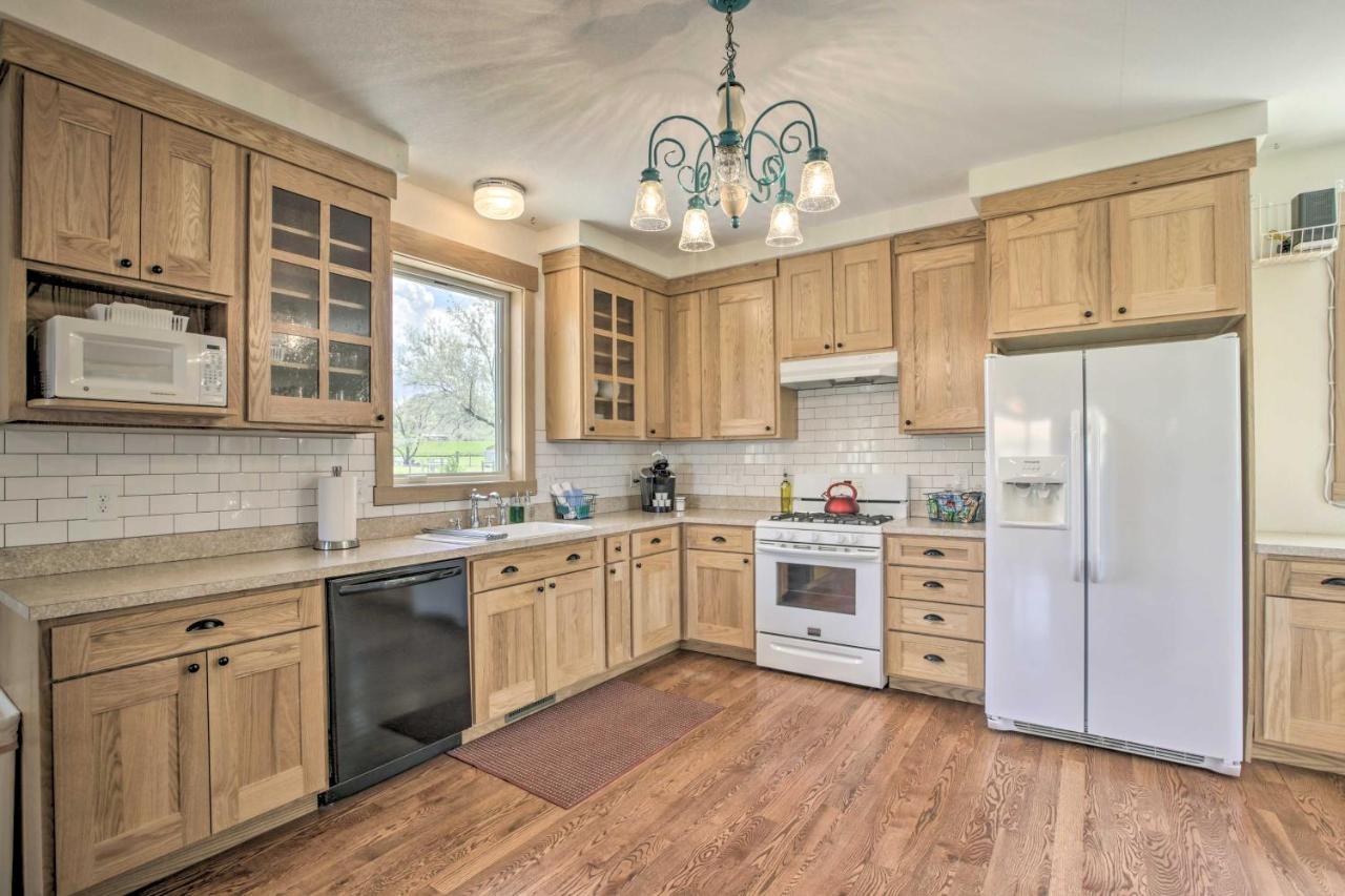 Idyllic Gem Screened Porch, Half Mi To River! Thermopolis Εξωτερικό φωτογραφία